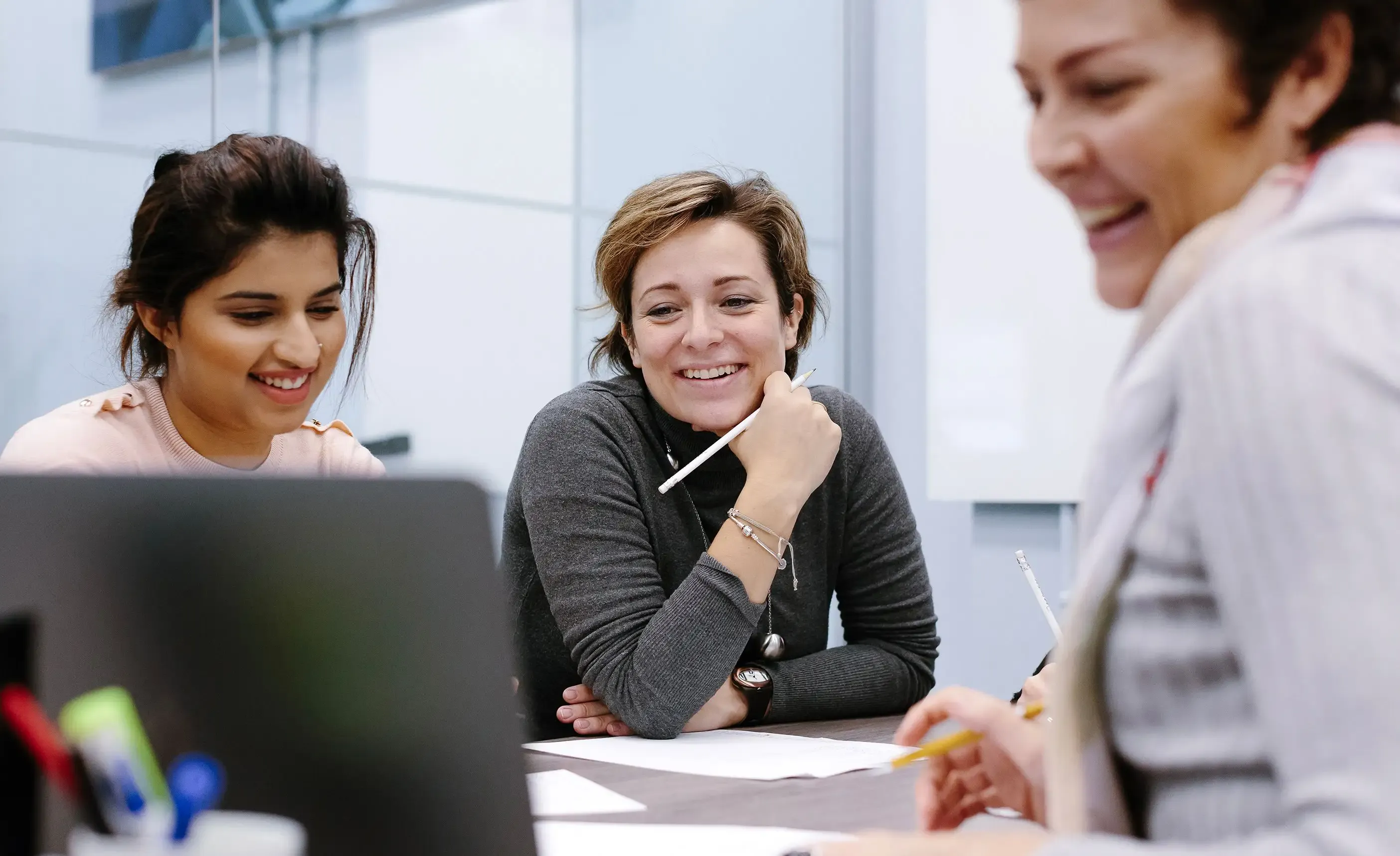 header_caucasian_encounter_class_female_teacher_10484f6482.webp