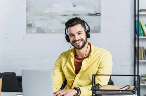 Profesor en una clase online de inglés de wall street english